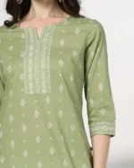 Women Printed Straight Kurta - Image 2